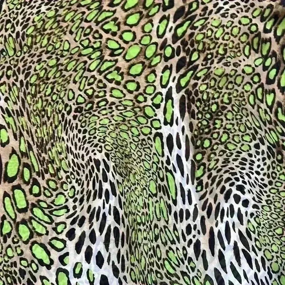 Robert Louis Ladies Blouse - Picture 2 of 9